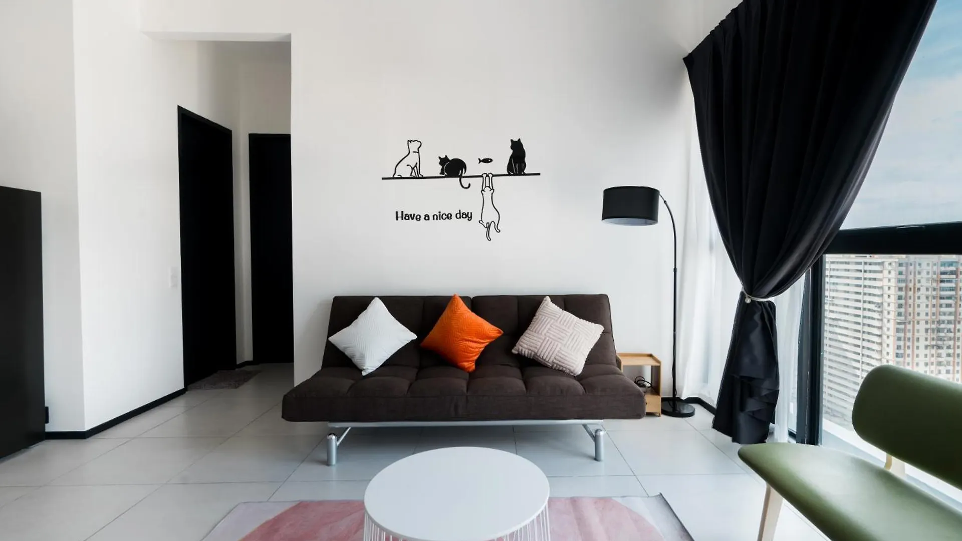 Seaview Infinity Pool 2Br 2Cp 8Pax Urban Suite George Town