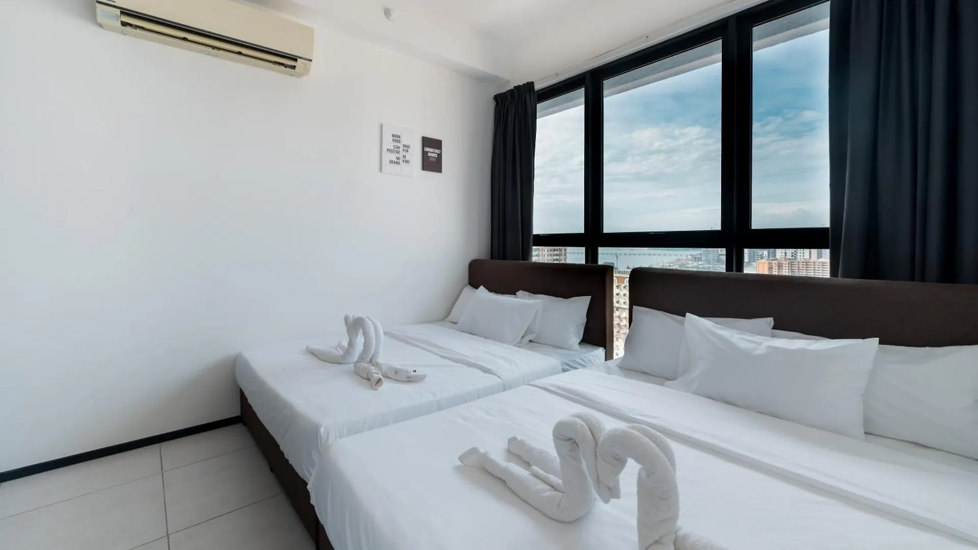 Seaview Infinity Pool 2Br 2Cp 8Pax Urban Suite George Town Malaysia